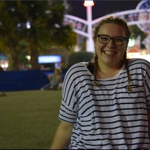 Meet your Posher, Abbey